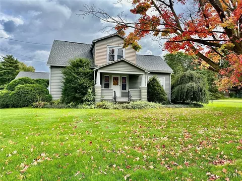 902 Allen Rd, Syracuse, NY 13212