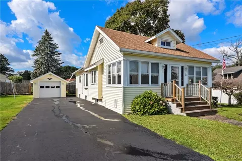 3 Rochester St, Auburn, NY 13021