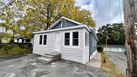 412 Buckley Rd, Salina, NY 13088
