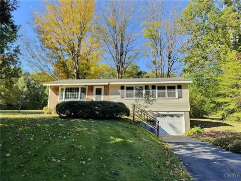 25 Hickory Grove Rd, Granby, NY 13069