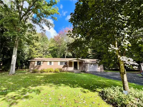 22 Knapp Rd, Constantia, NY 13044