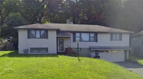421 Sunrise Dr, Syracuse, NY 13205