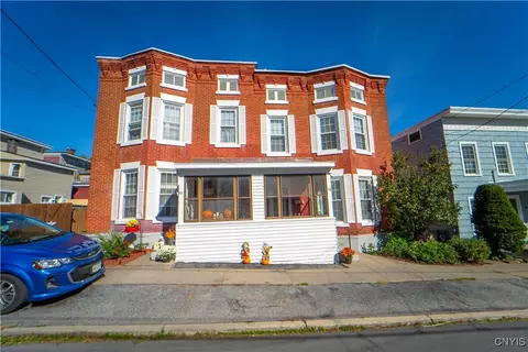 86 Prospect St, Little Falls, NY 13365