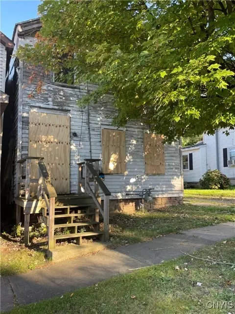 61 Ontario St, Oswego, NY 13126