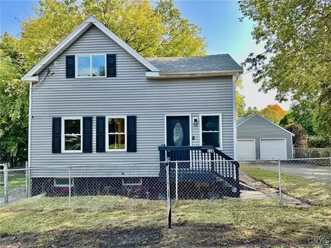 120 Woods Ave S, Salina, NY 13206
