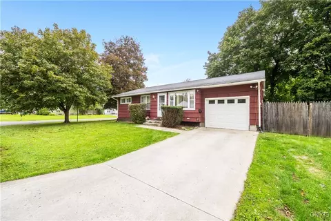 308 Lindbergh Rd, Onondaga, NY 13205