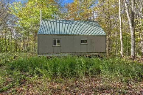 97 Beaver Crk, Redfield, NY 13437