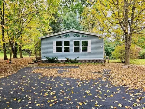 19 Lower Ln, Brutus, NY 13166