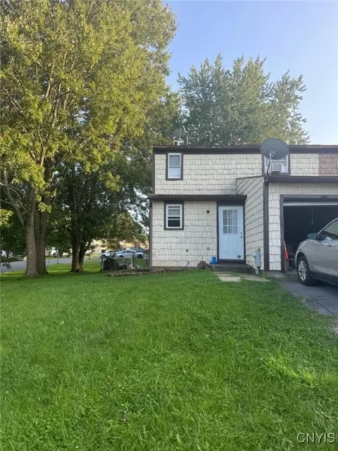 8119 Weblank, Clay, NY 13041