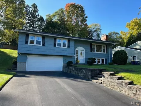 136 Northwood Way, Camillus, NY 13031