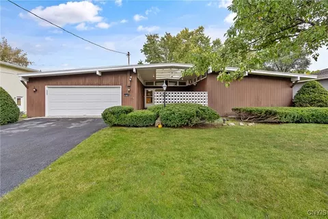 7646 Villa Maria, Syracuse, NY 13212