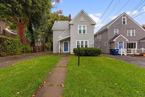 915 Salt Springs Rd, Syracuse, NY 13224