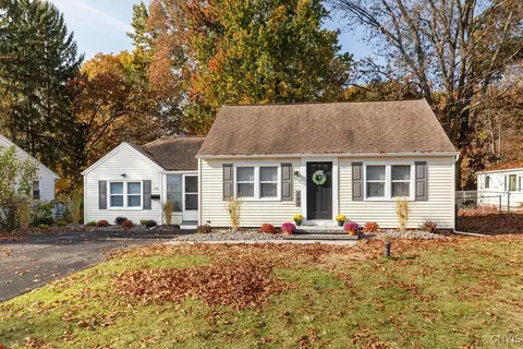 109 Chestnut Rd, Syracuse, NY 13212