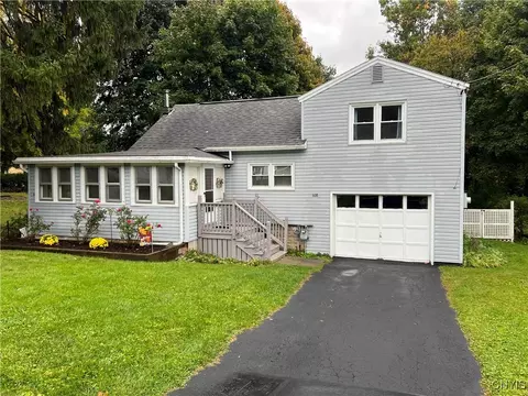 108 Olmstead Pl, Onondaga, NY 13219
