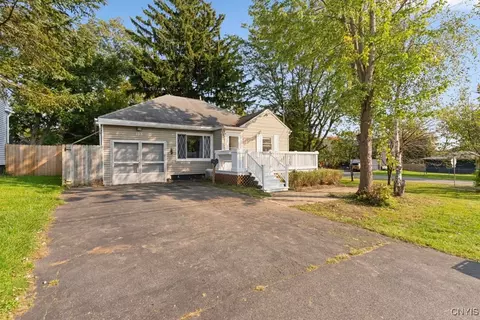 125 Mc Kenney Ave, Salina, NY 13211