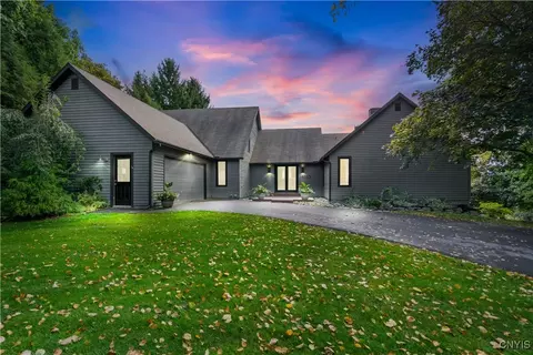 8220 Penstock Way, Manlius, NY 13104
