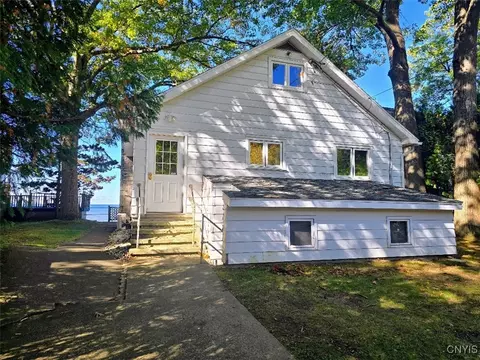 6429 Lakeshore Rd S, Verona, NY 13478
