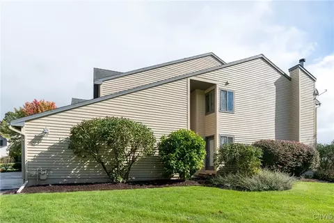 4818 Huntwood Path, Manlius, NY 13104