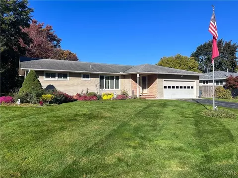 7387 Rosewood Cir, Syracuse, NY 13212