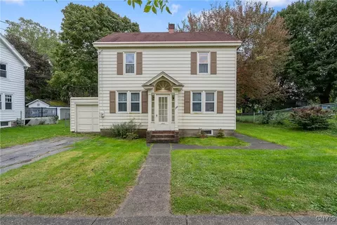 140 W Mohawk St, Oswego, NY 13126