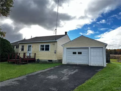 6916 Crooked Brook Rd, Deerfield, NY 13304