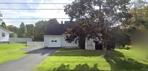9 Kraft Dr, Deerfield, NY 13502