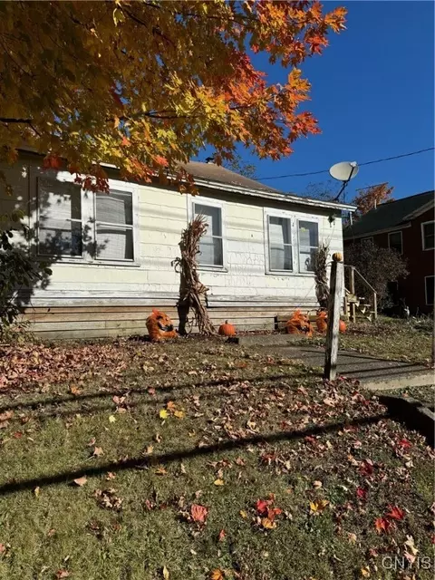 36 Elm St, Tully, NY 13159 photo 3