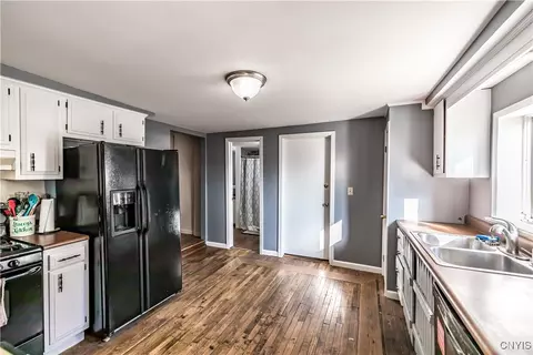 36 Elm St, Tully, NY 13159 photo 5