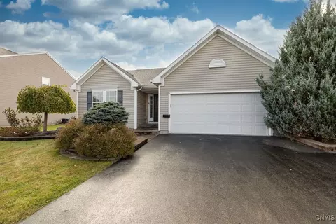 11 Sun Mdws, Van Buren, NY 13027