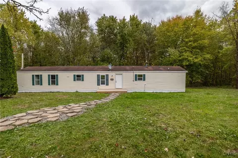 9666 Stickles Ln, Conquest, NY 13140