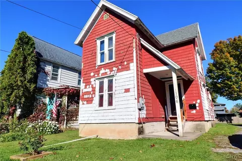 106 Pleasant St, Lenox, NY 13032