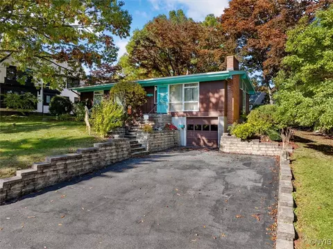 102 Scarboro Dr, Geddes, NY 13209
