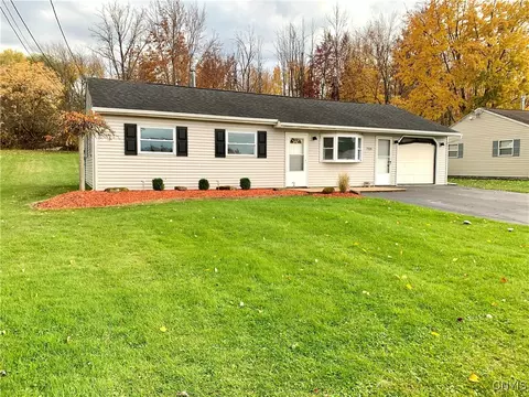 7928 Eisenhower Blvd, Bridgeport, NY 13030