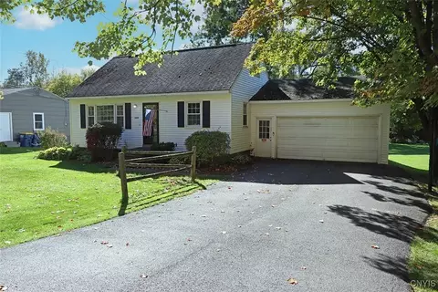 3684 Warners Rd, Syracuse, NY 13209