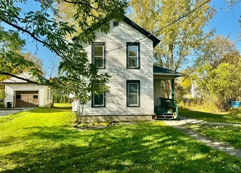 12 Fulton St, Antwerp, NY 13608