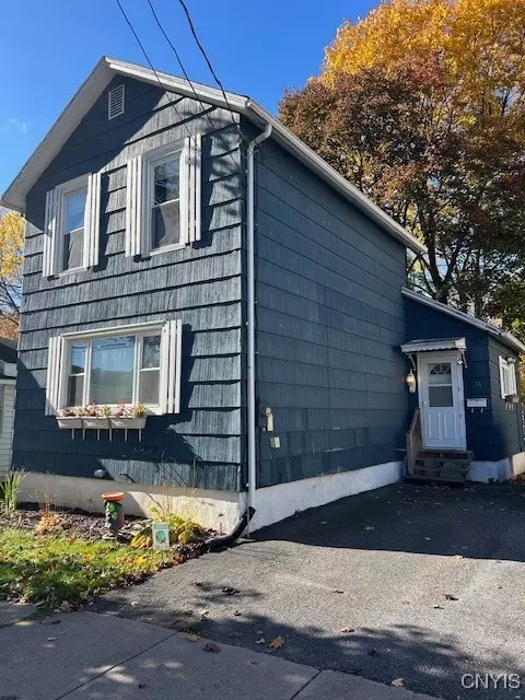 31 Hoffman St, Auburn, NY 13021