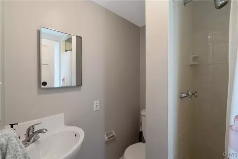 303 Lansdowne Rd, Syracuse, NY 13214 photo 18