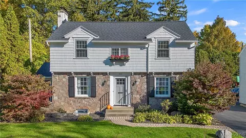 303 Lansdowne Rd, Syracuse, NY 13214