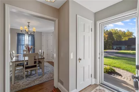 303 Lansdowne Rd, Syracuse, NY 13214 photo 3