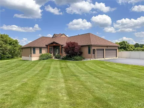 5958 Central Corners Rd, Vernon, NY 13476