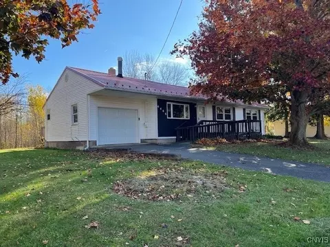 6486 E Port Bay Rd, Wolcott, NY 14590