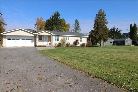 3577 W Seneca Tpke, Onondaga, NY 13215
