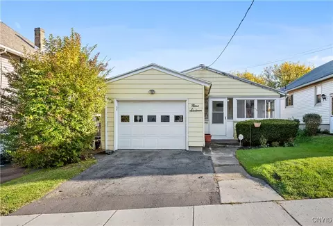 916 Wadsworth St, Syracuse, NY 13208