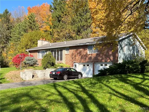 6937 River Rd, Van Buren, NY 13112