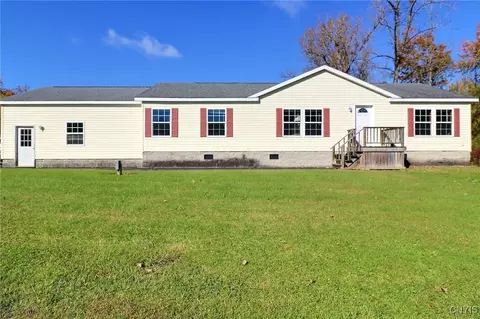 134 Royal Meadows Dr, Kirkland, NY 13323
