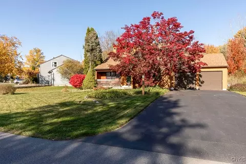 6253 Henryk Woods Rd, Cicero, NY 13039