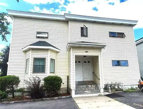 42 E 4th St, Oswego, NY 13126