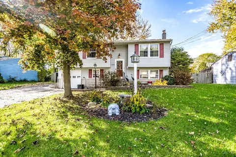 4286 Old Meadow Rd, Clay, NY 13041