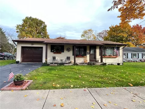 20 Mechanic St, Lysander, NY 13027