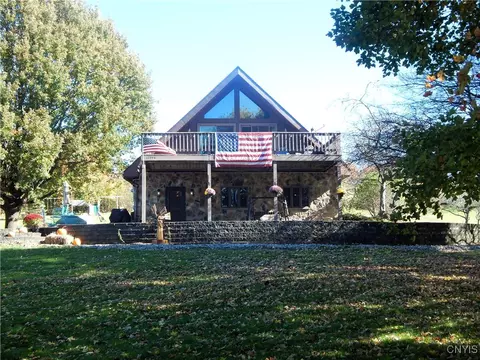 11798 Hornberg Rd, Victory, NY 13033